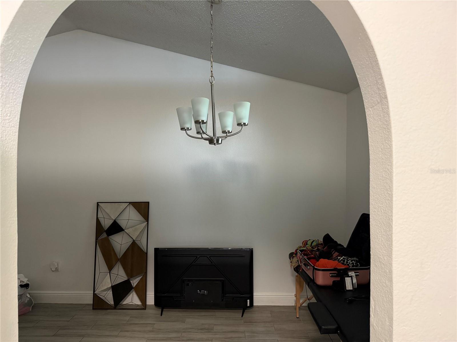 Image 15 of 20 For 5118 Laval Drive