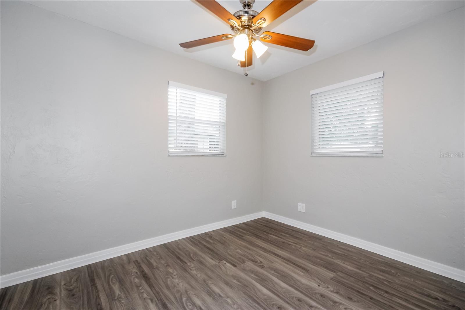 Image 10 of 16 For 7312 6th Avenue N