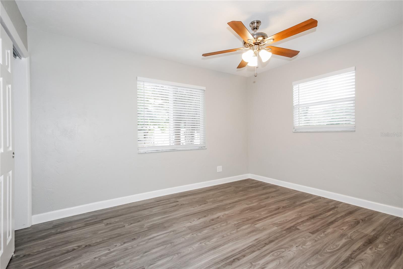 Image 11 of 16 For 7312 6th Avenue N