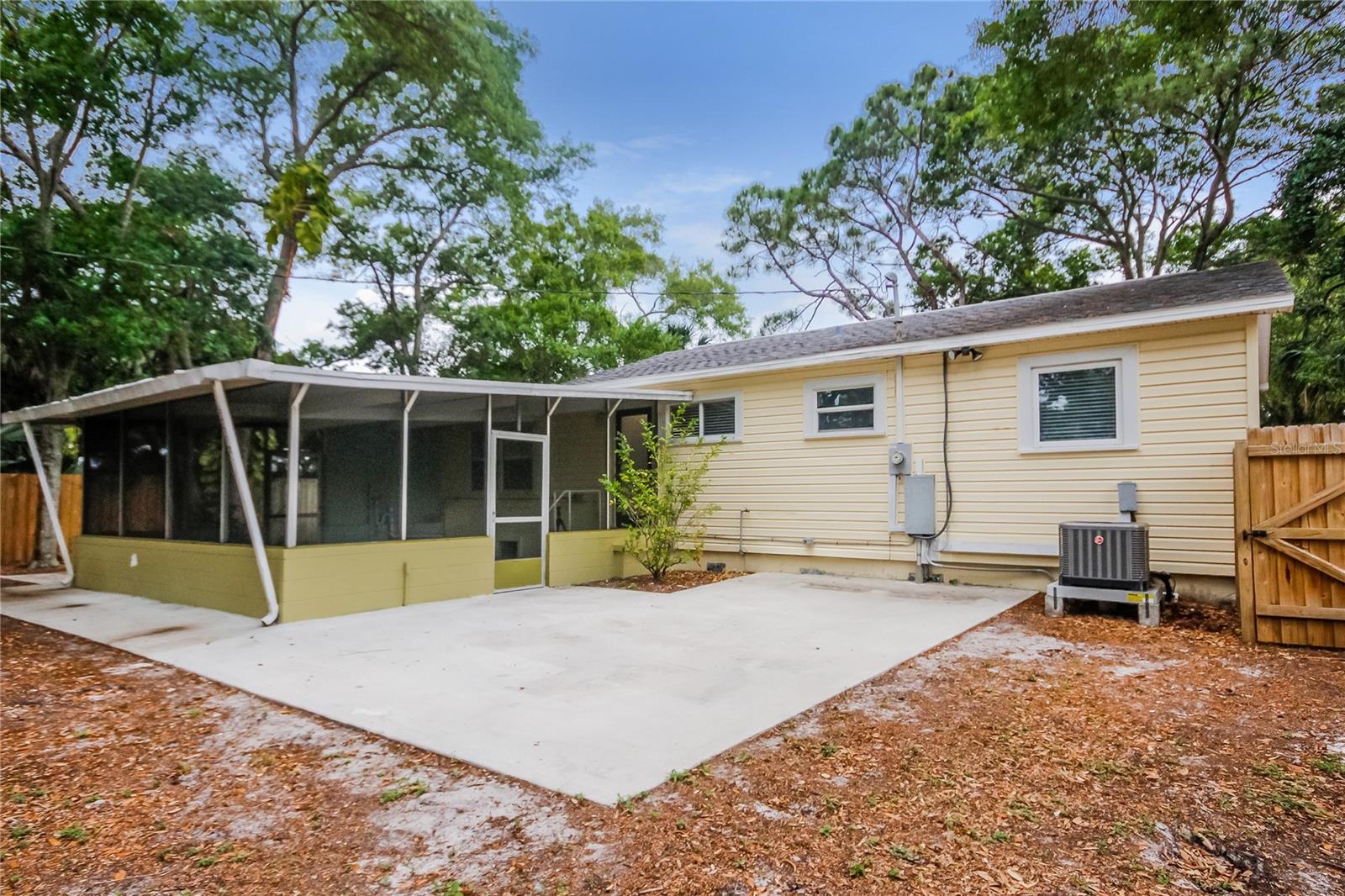 Image 14 of 16 For 7312 6th Avenue N
