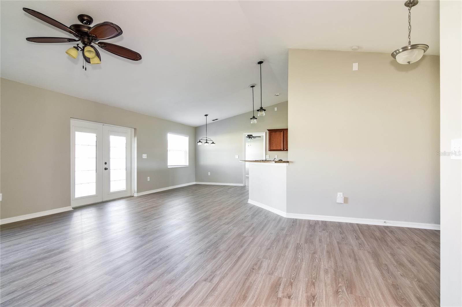 Image 2 of 16 For 2226 Bluebird Avenue