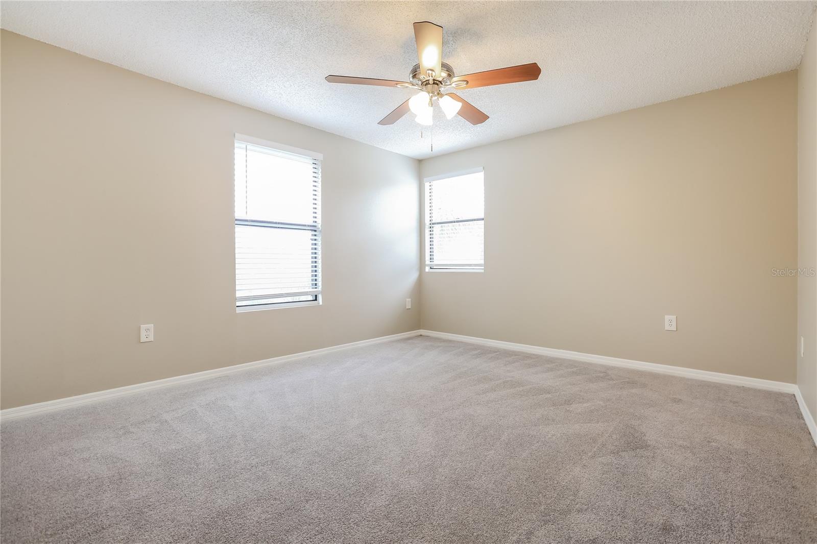 Image 11 of 17 For 5156 Birch Avenue