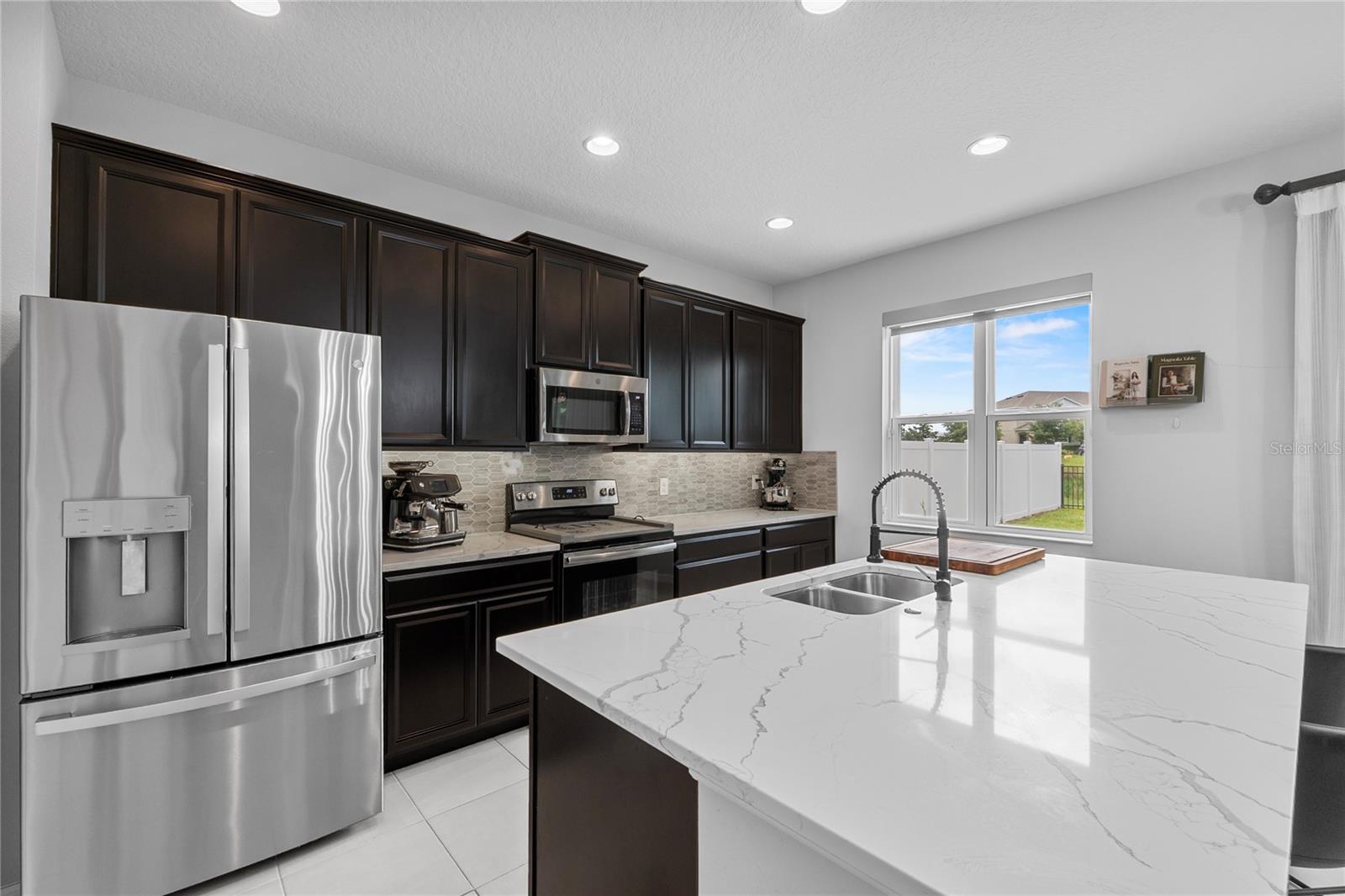 Image 4 of 53 For 944 Benjamin Trail