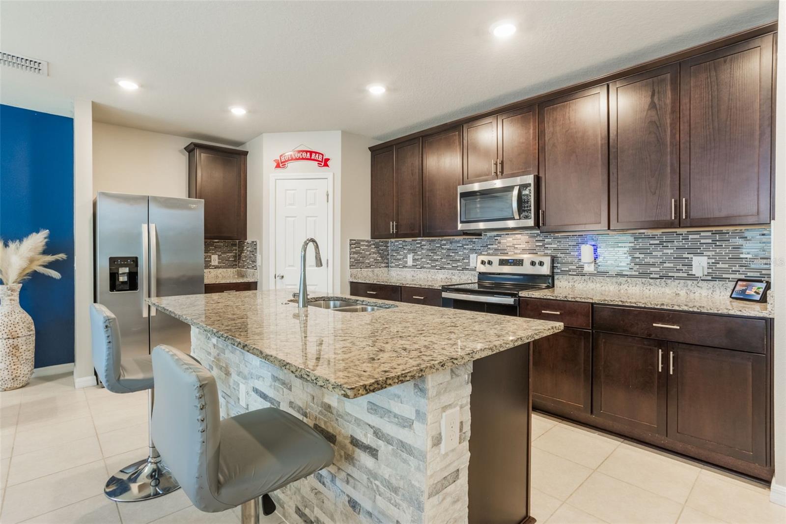 Image 13 of 26 For 840 Teton Street