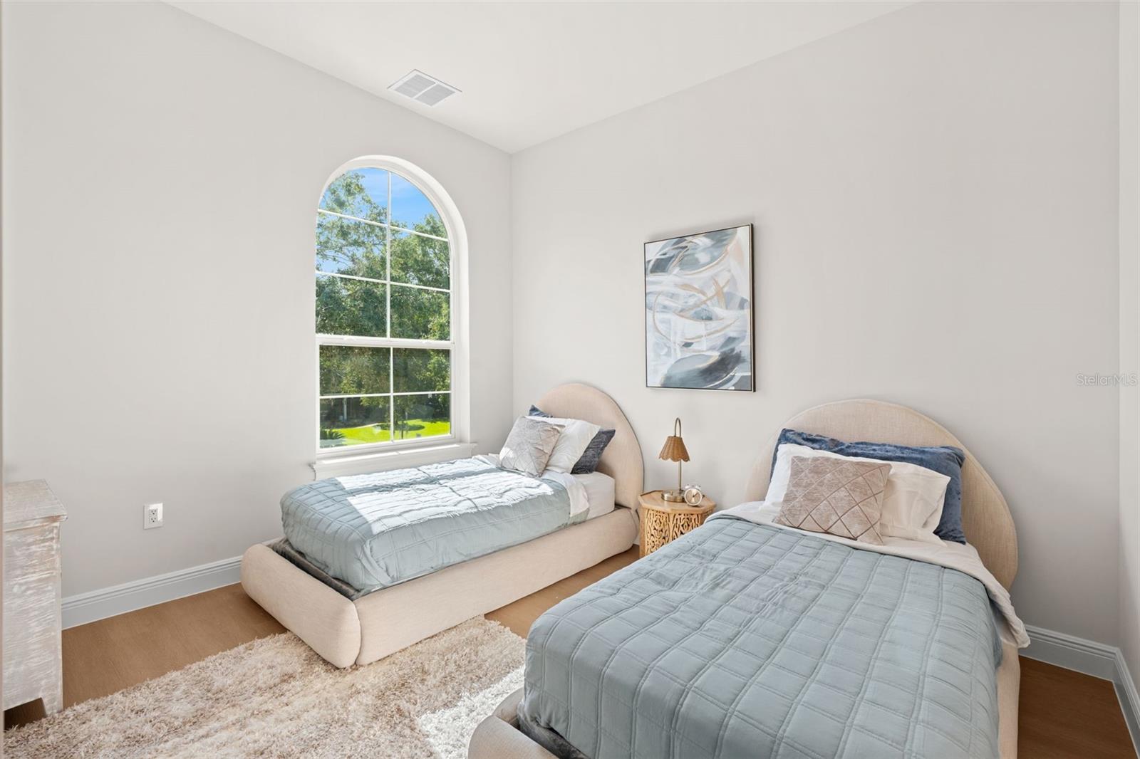 Image 37 of 53 For 1473 Berkshire Avenue