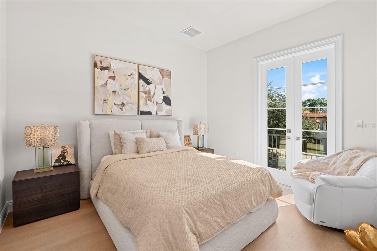 Image 39 of 53 For 1473 Berkshire Avenue