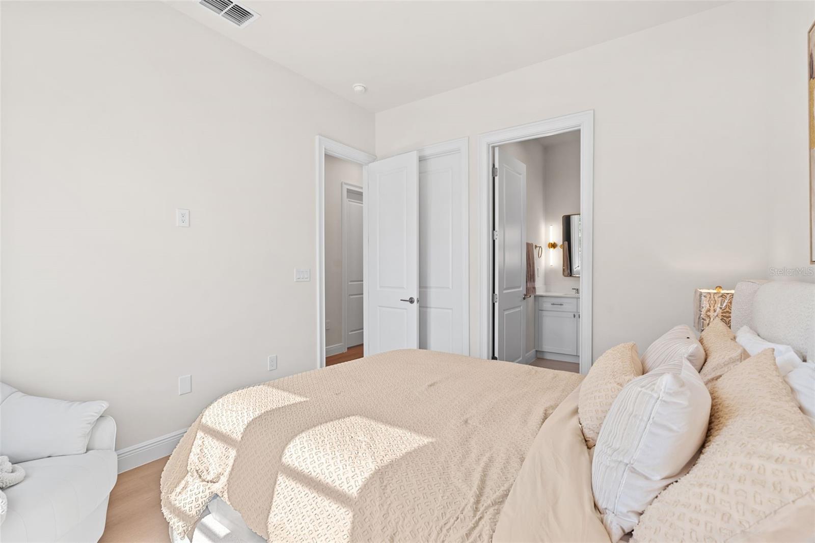 Image 40 of 53 For 1473 Berkshire Avenue