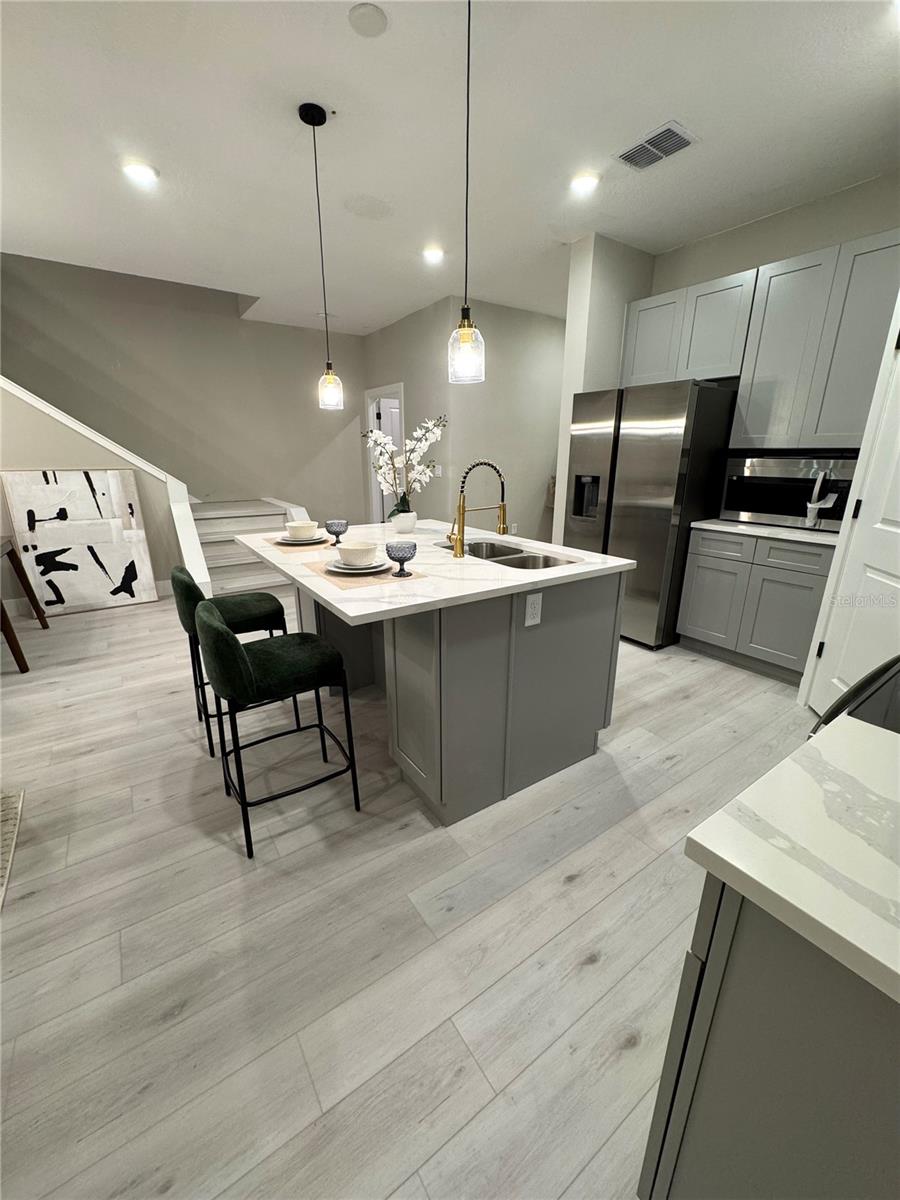 Image 10 of 16 For 1526 Hempel Avenue