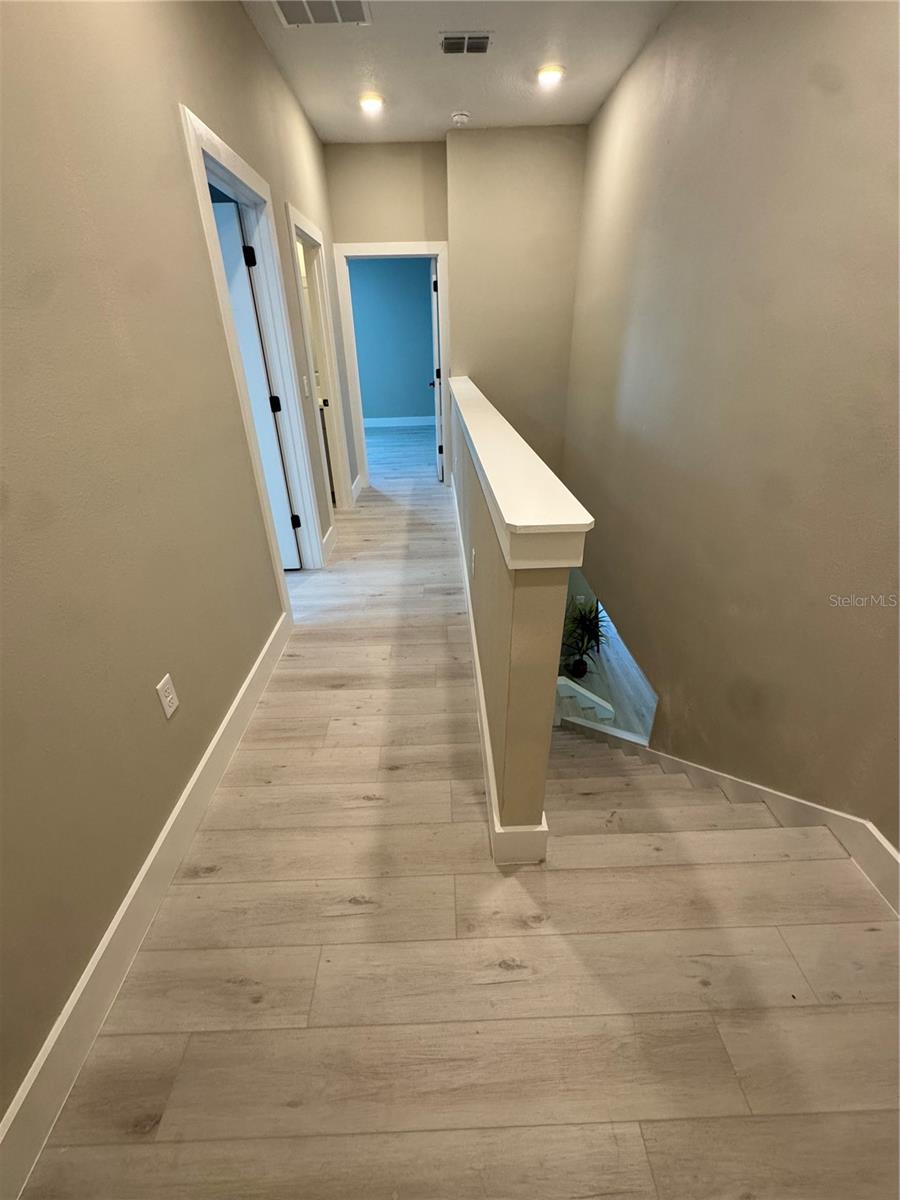 Image 18 of 29 For 1526 Hempel Avenue