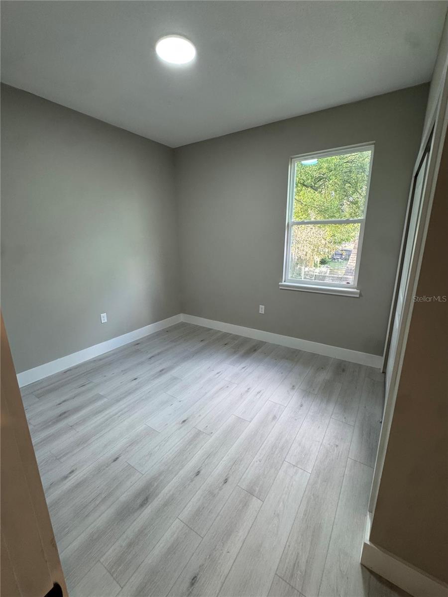 Image 20 of 29 For 1526 Hempel Avenue