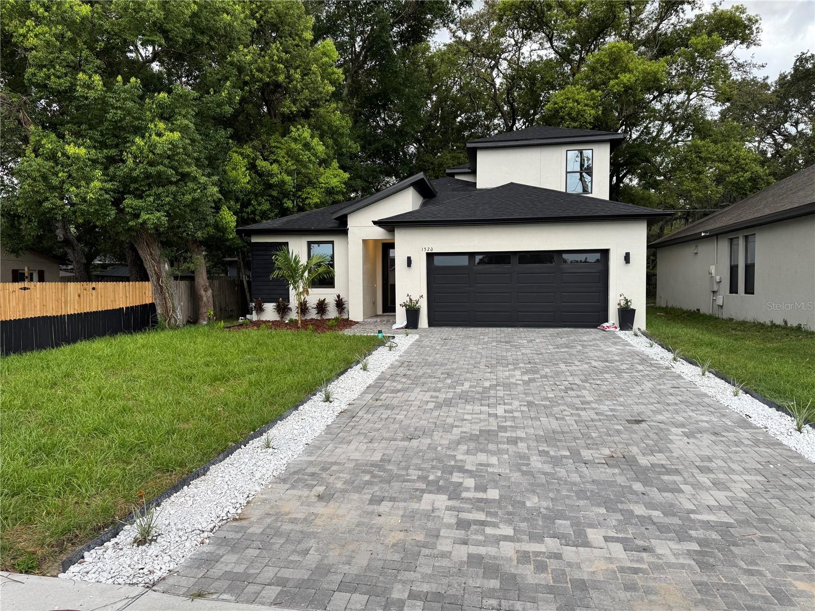 Image 3 of 16 For 1526 Hempel Avenue