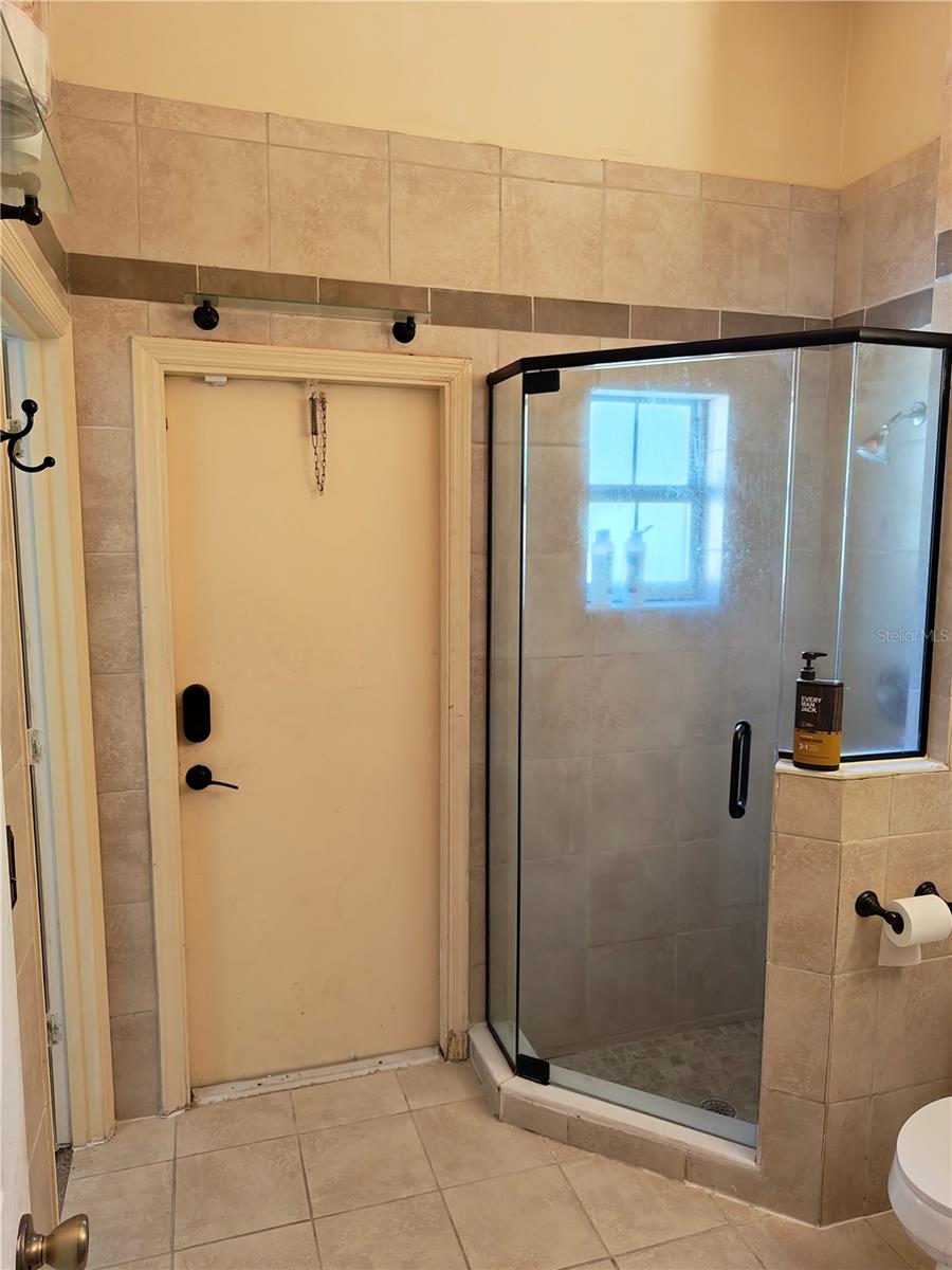 Image 15 of 39 For 32645 Red Oak Drive