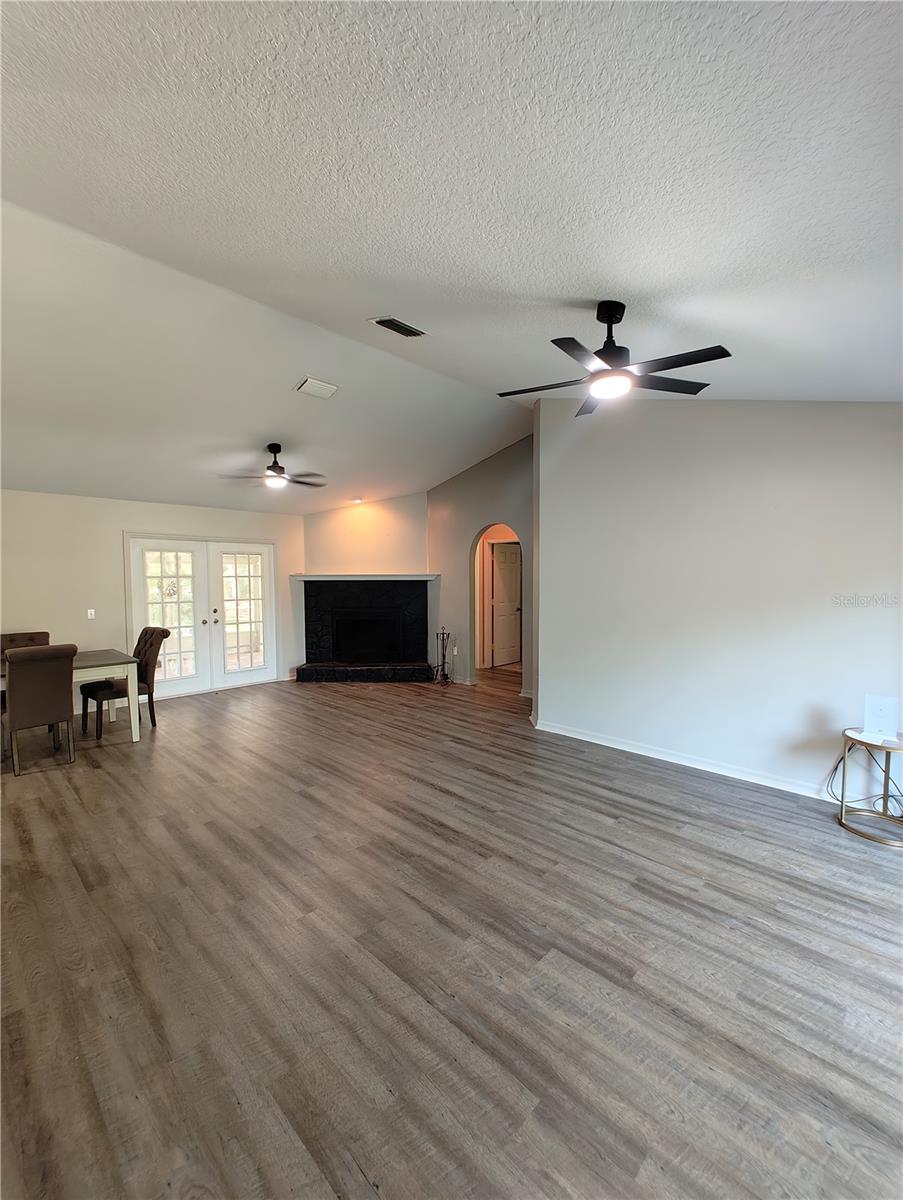 Image 24 of 39 For 32645 Red Oak Drive