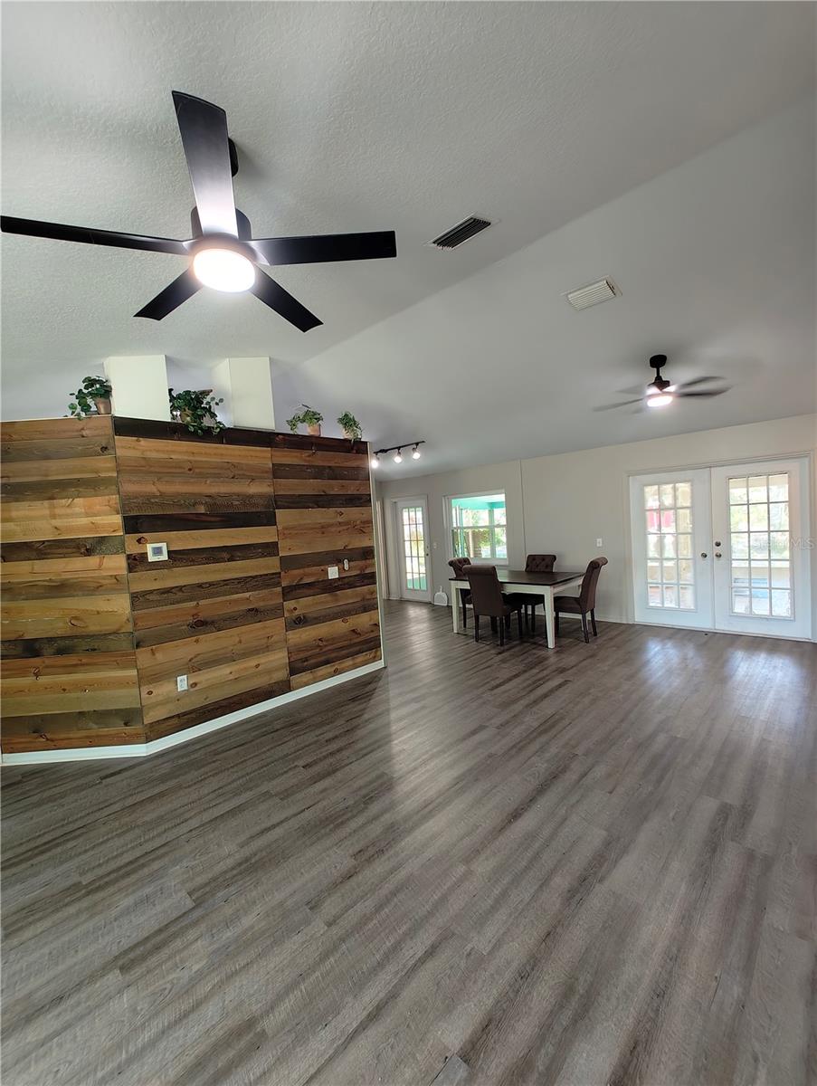 Image 27 of 39 For 32645 Red Oak Drive