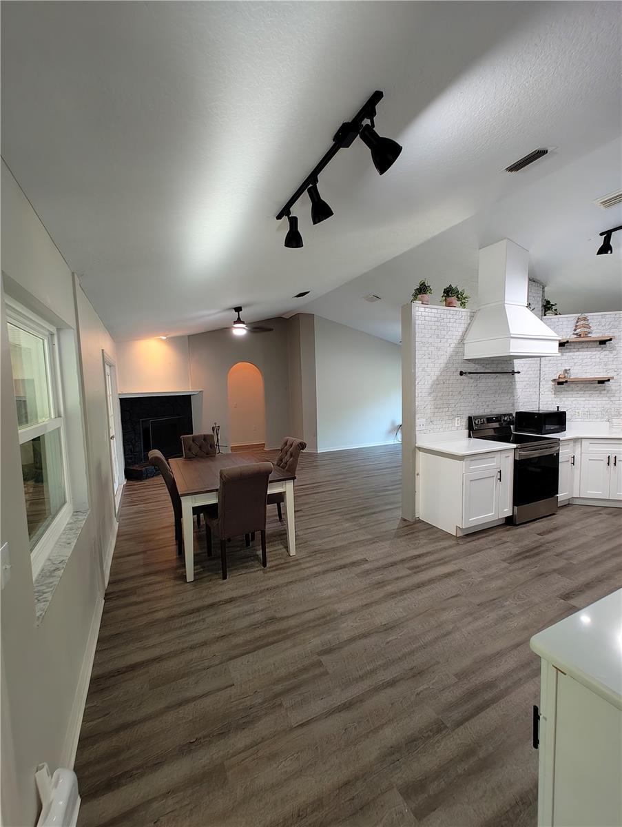 Image 32 of 39 For 32645 Red Oak Drive