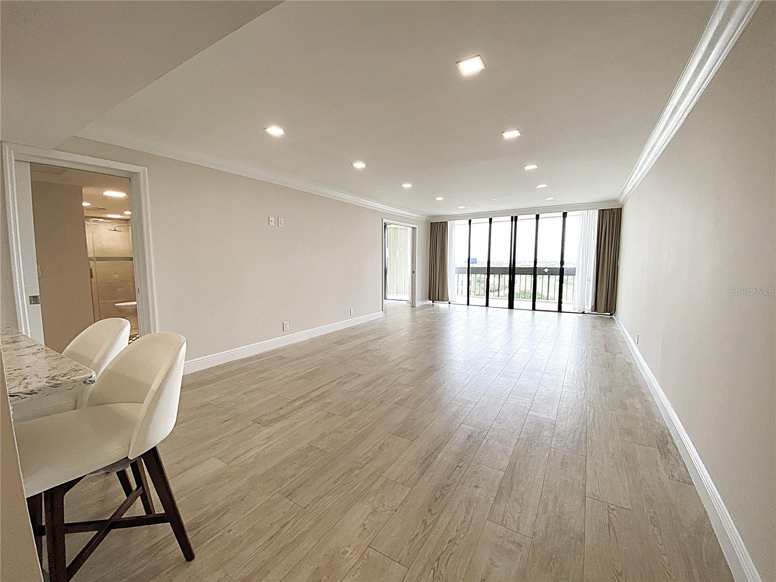 Image 11 of 58 For 2400 Presidential Way 1104