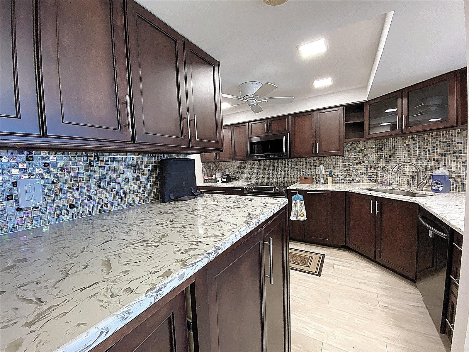 Image 4 of 58 For 2400 Presidential Way 1104