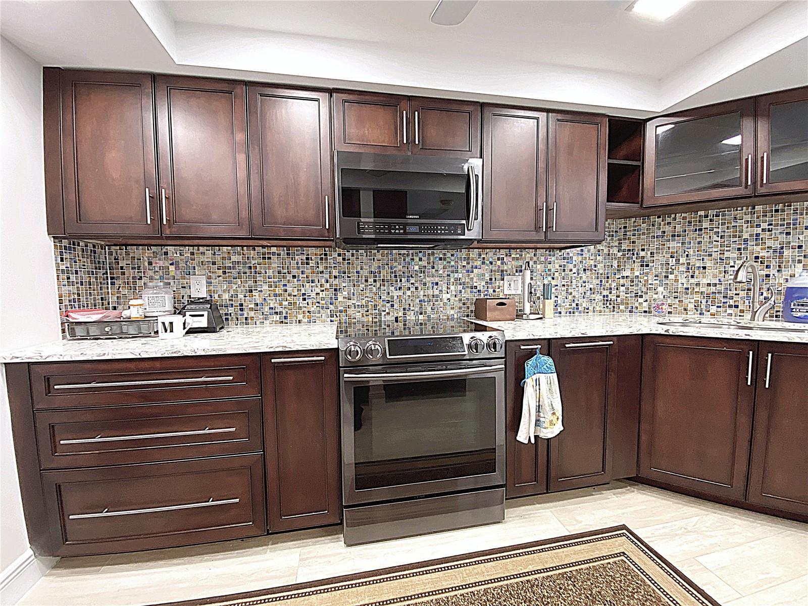 Image 6 of 58 For 2400 Presidential Way 1104