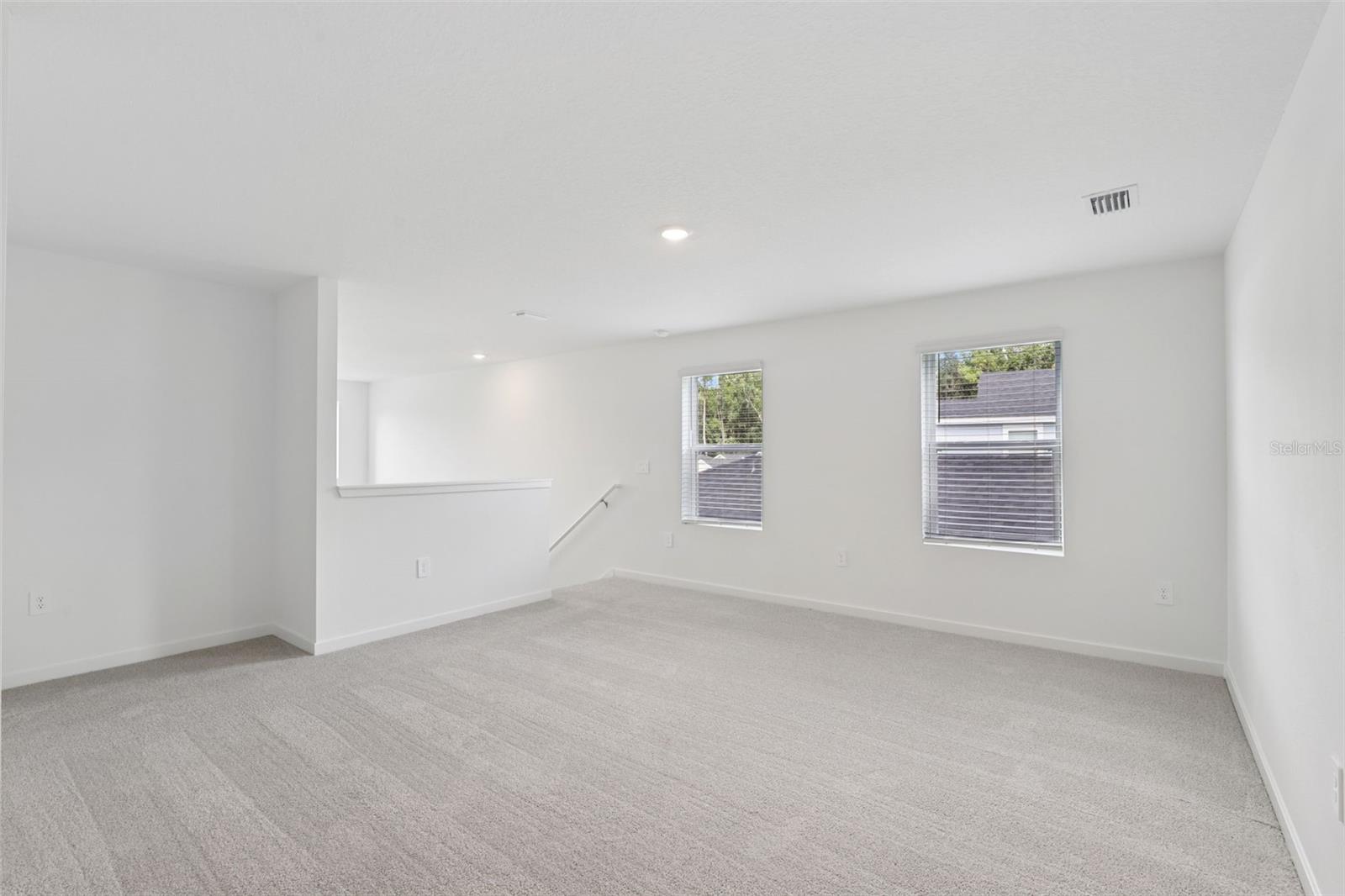 Image 12 of 40 For 33 Derbyshire Drive