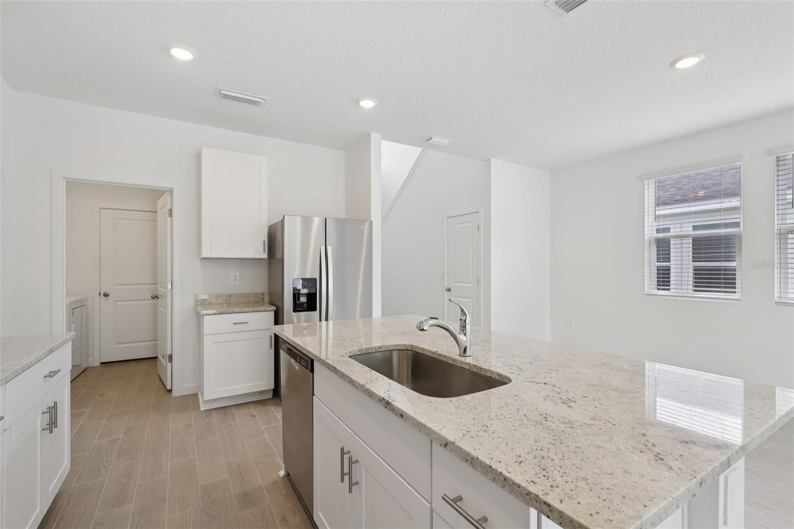 Image 28 of 40 For 33 Derbyshire Drive