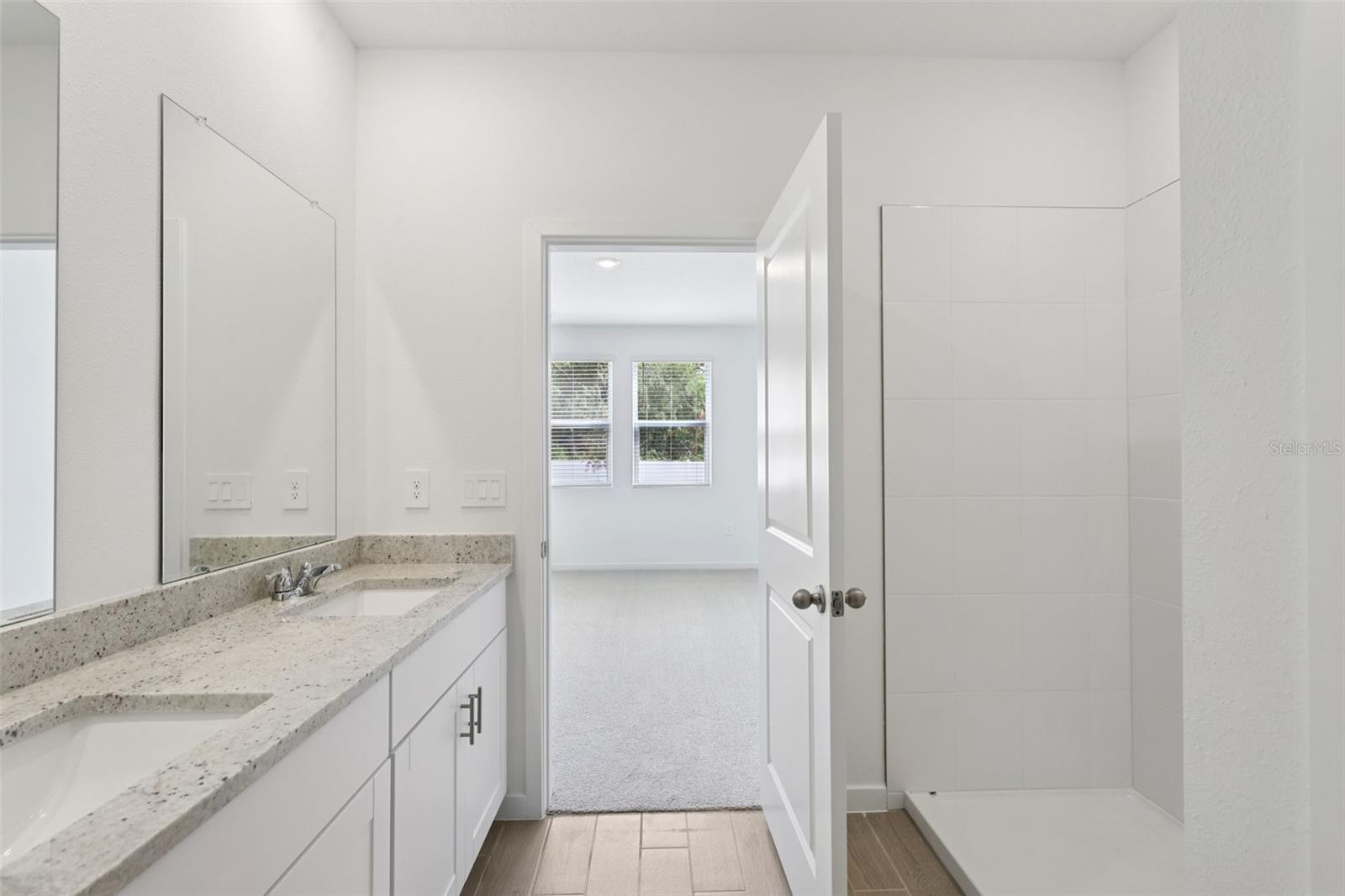 Image 37 of 40 For 33 Derbyshire Drive