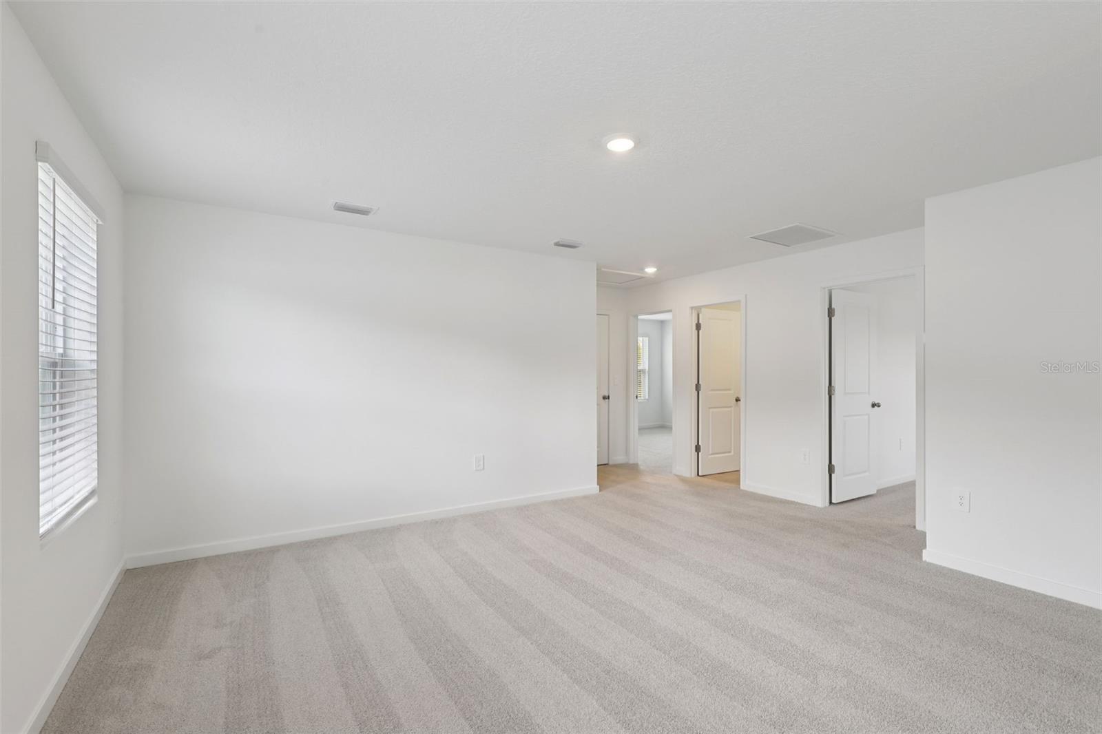 Image 38 of 40 For 33 Derbyshire Drive