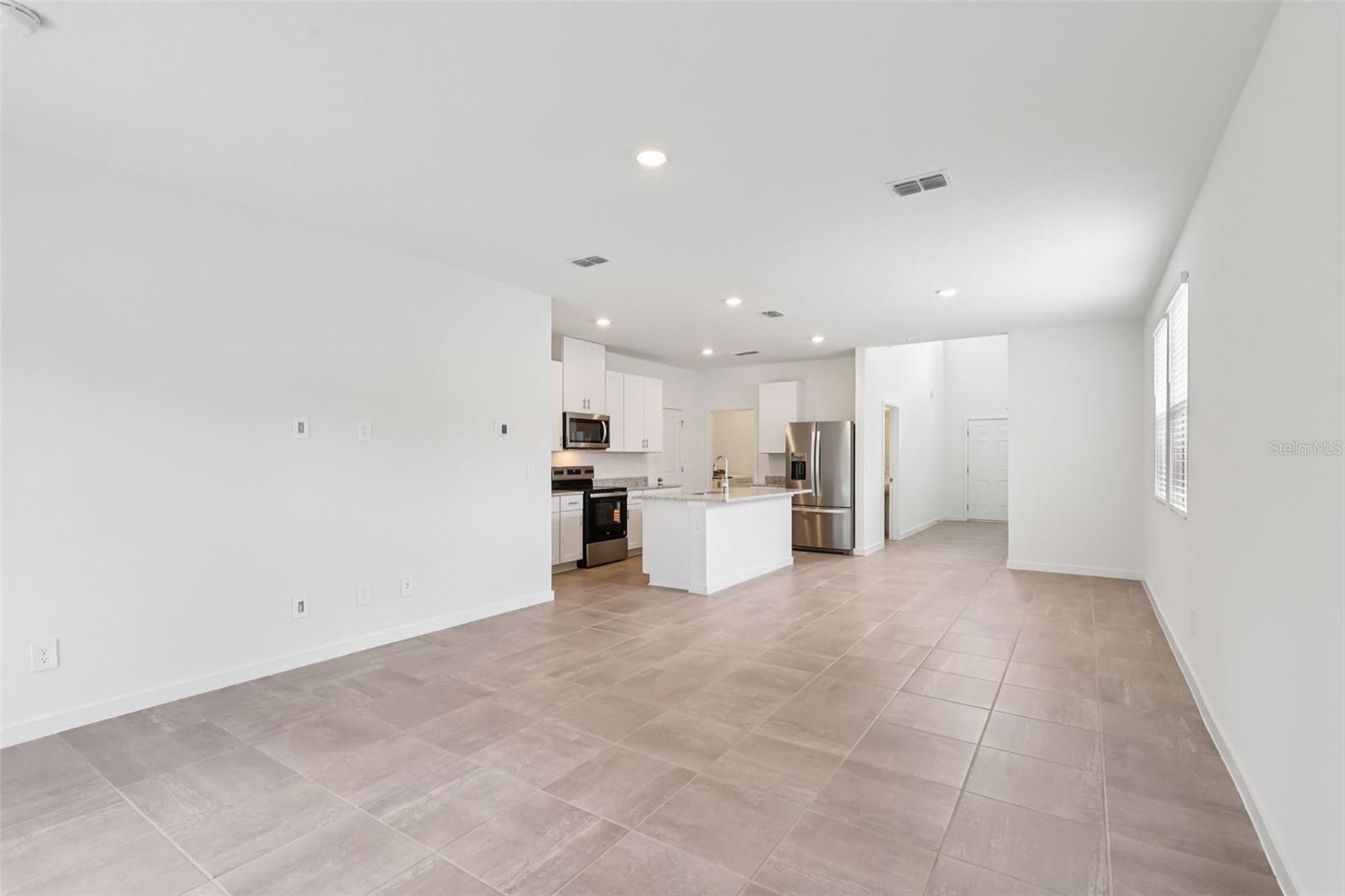 Image 18 of 45 For 38 Derbyshire Drive