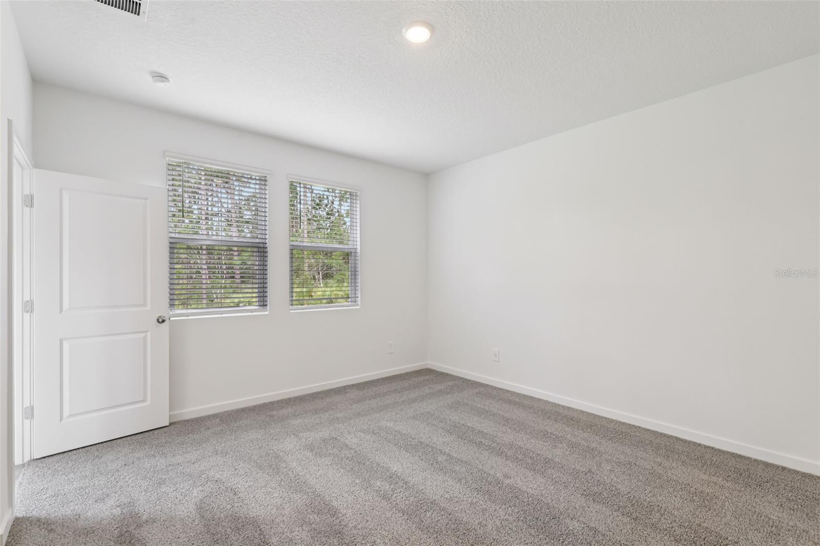 Image 25 of 45 For 38 Derbyshire Drive