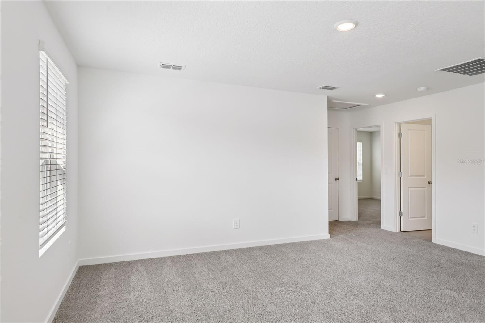 Image 31 of 45 For 38 Derbyshire Drive