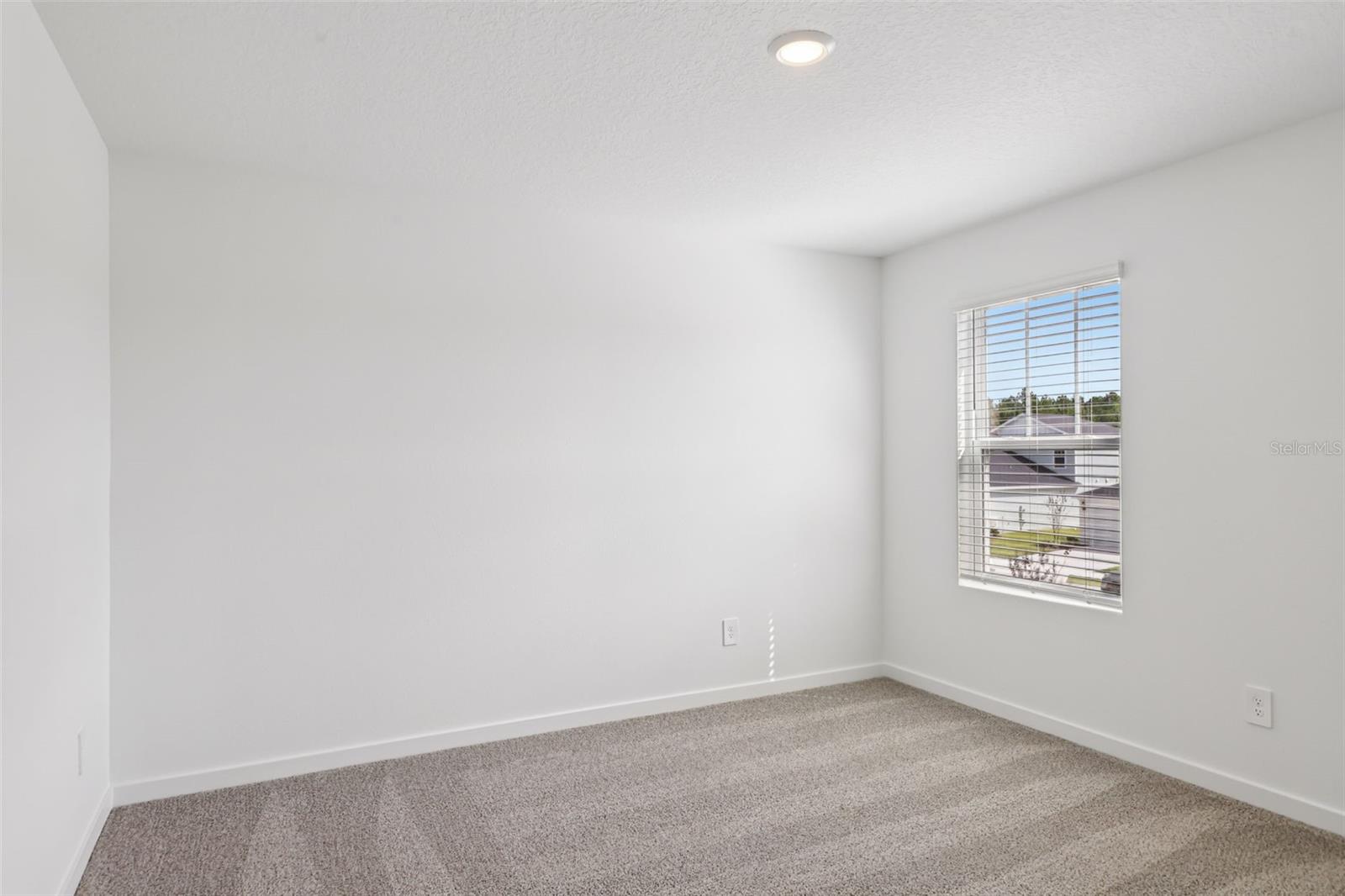 Image 33 of 45 For 38 Derbyshire Drive