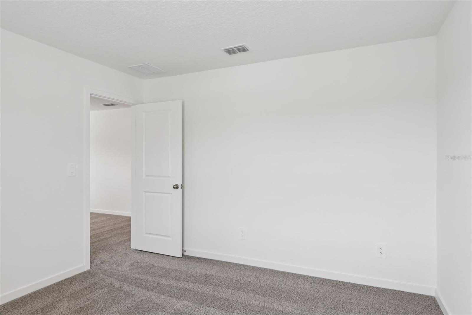 Image 34 of 45 For 38 Derbyshire Drive