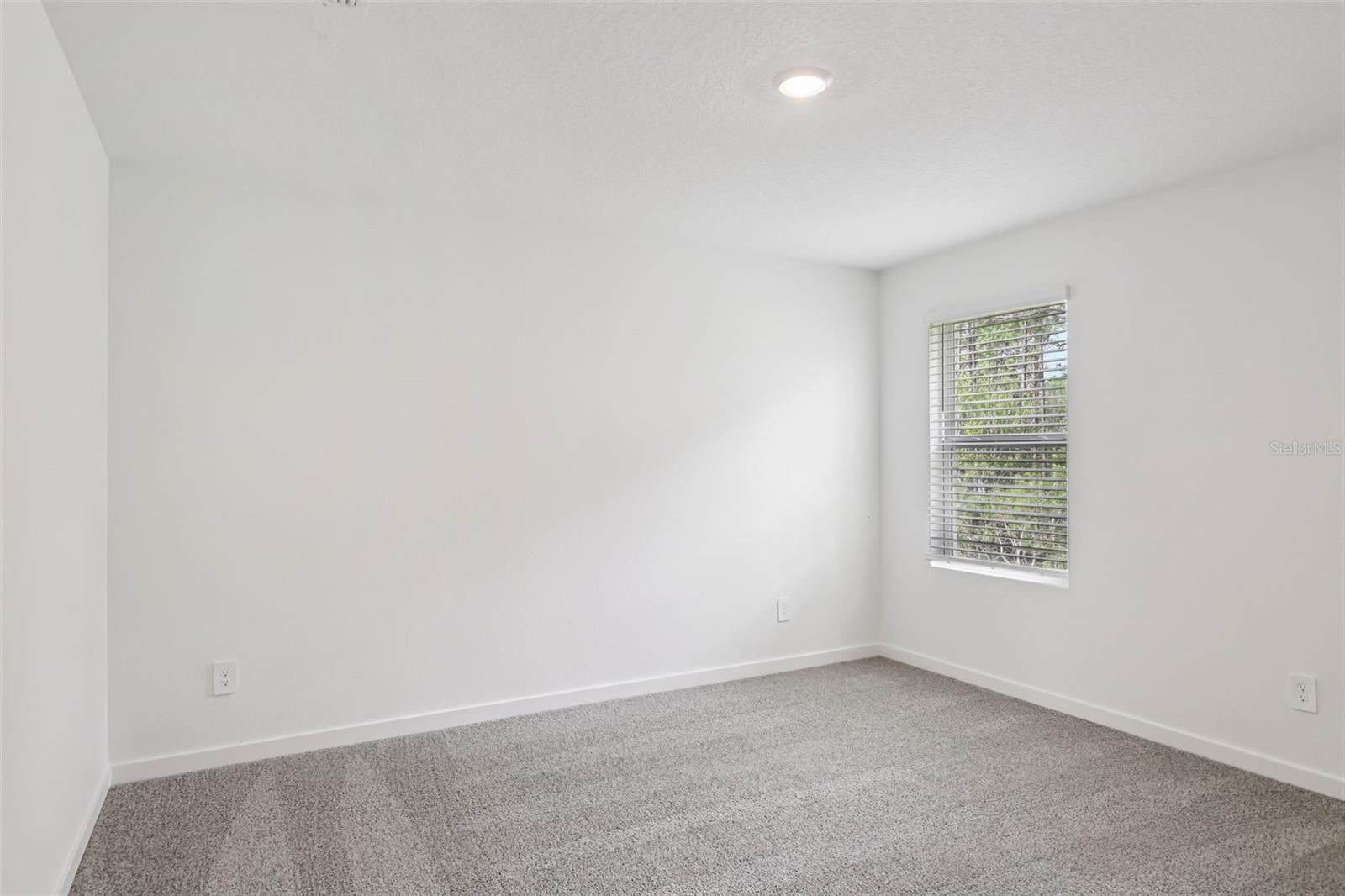 Image 38 of 45 For 38 Derbyshire Drive