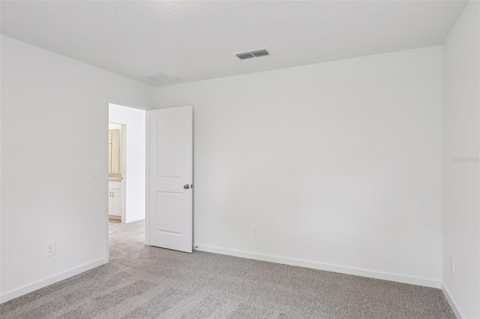 Image 39 of 45 For 38 Derbyshire Drive