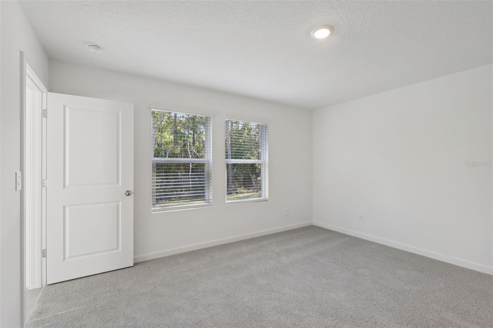 Image 14 of 28 For 23 Dilly Court