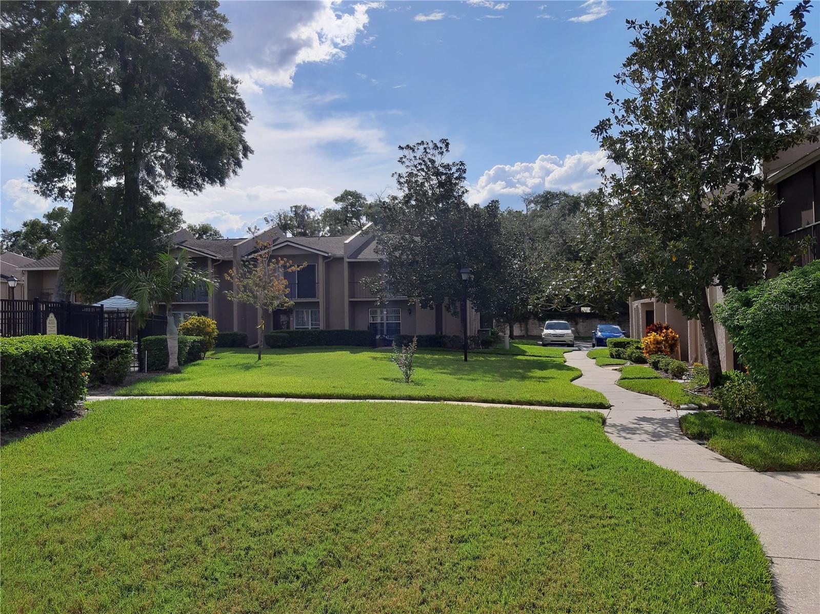 Image 24 of 28 For 824 Town Circle 101