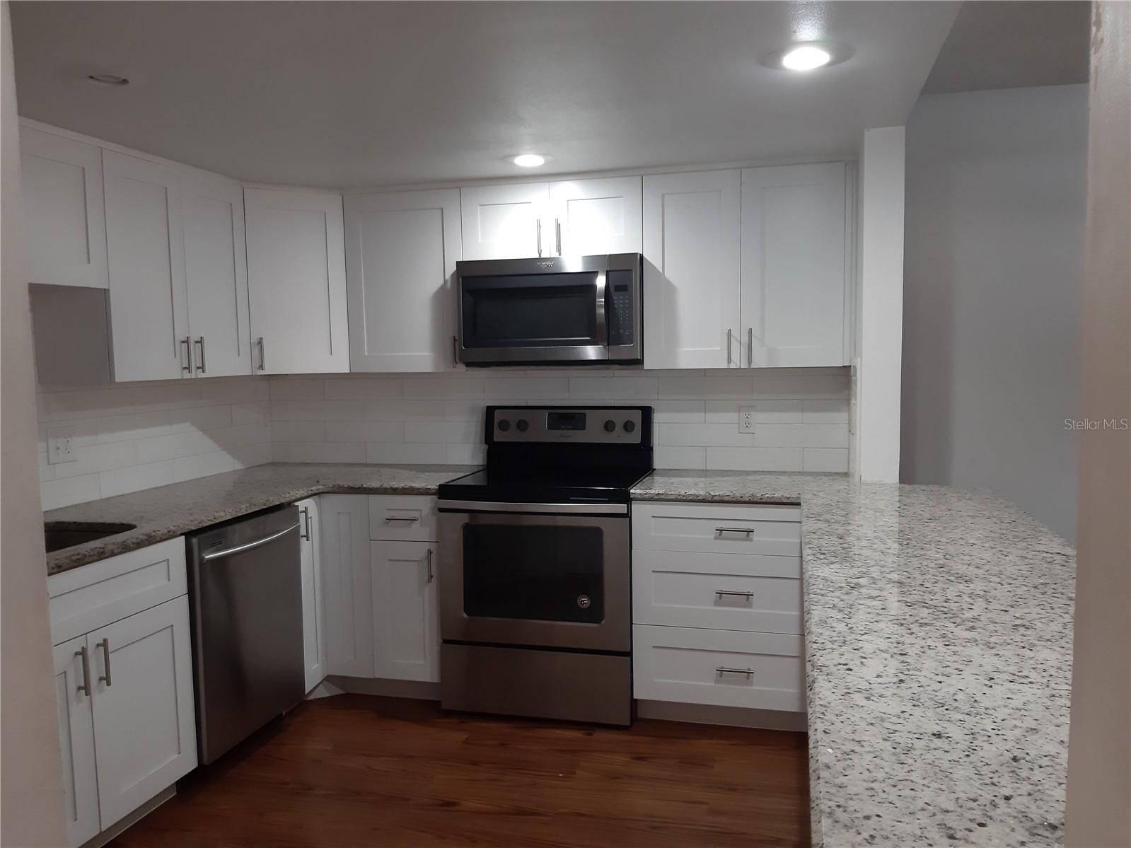 Image 7 of 28 For 824 Town Circle 101