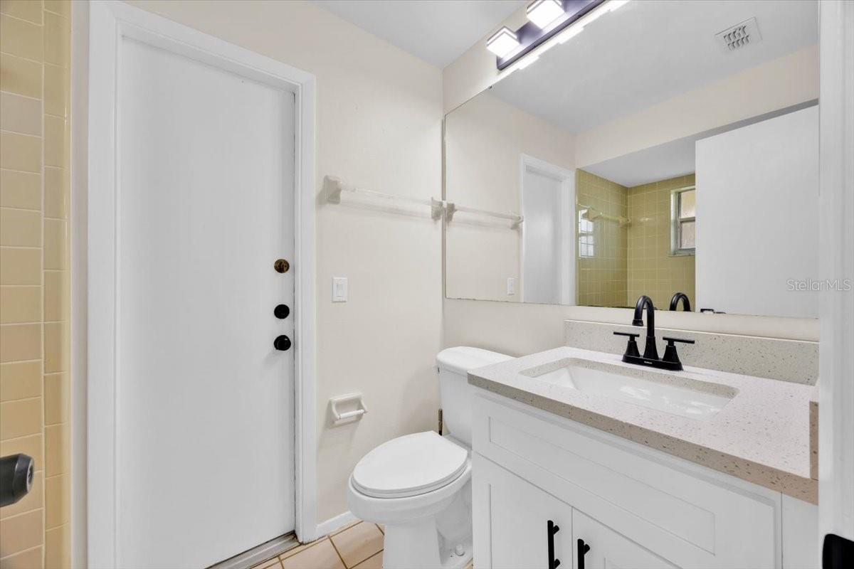 Image 15 of 40 For 910 Amy Ridge Court