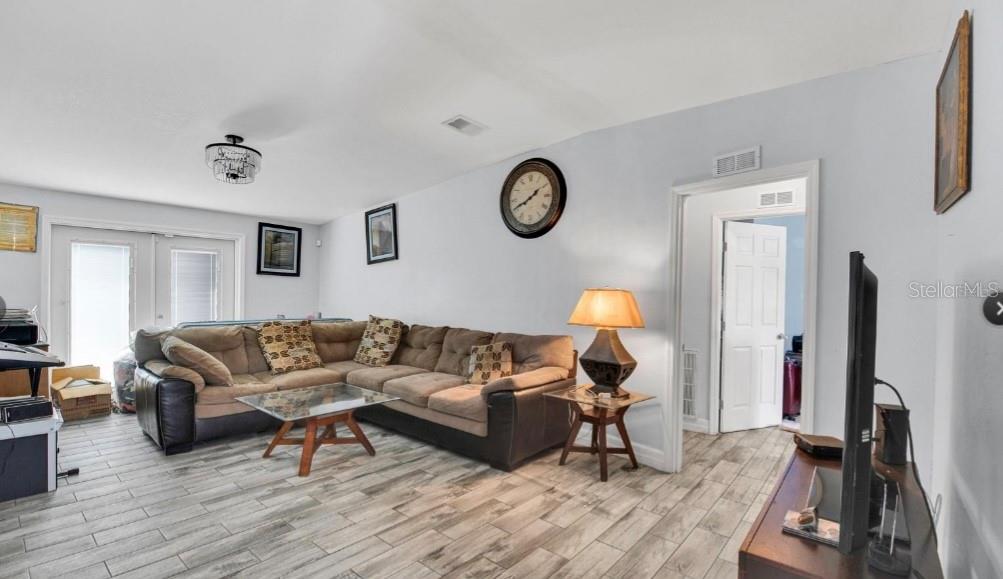 Image 12 of 30 For 4051 Crofford Avenue