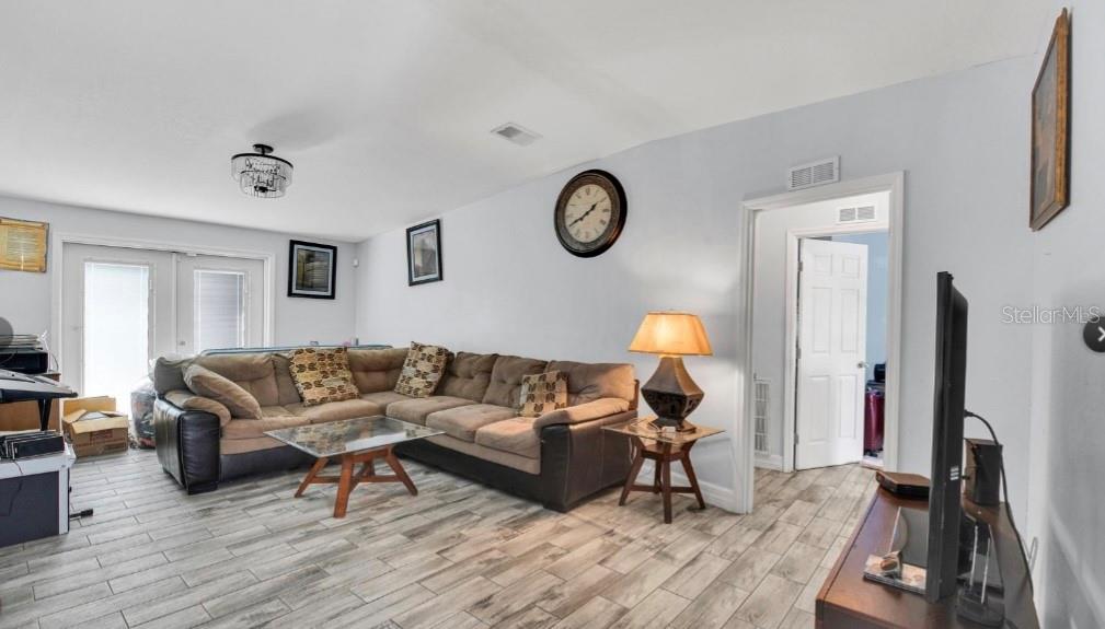Image 14 of 30 For 4051 Crofford Avenue