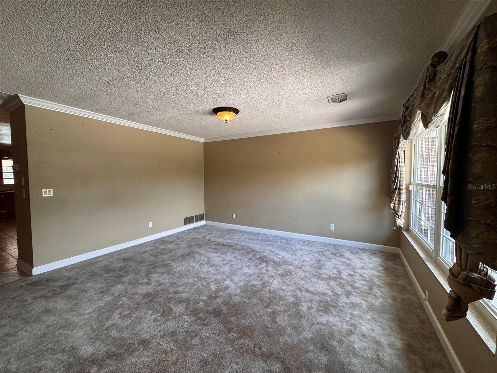 Image 11 of 70 For 5627 Oakland Drive