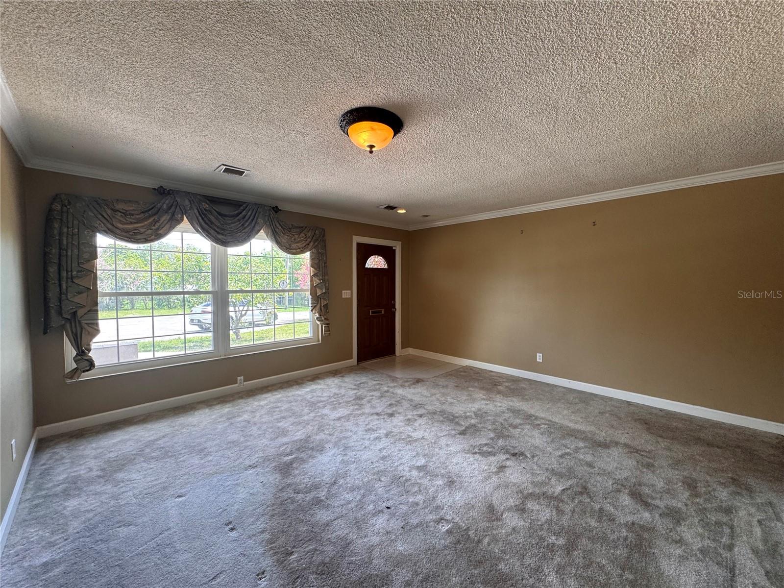 Image 13 of 70 For 5627 Oakland Drive