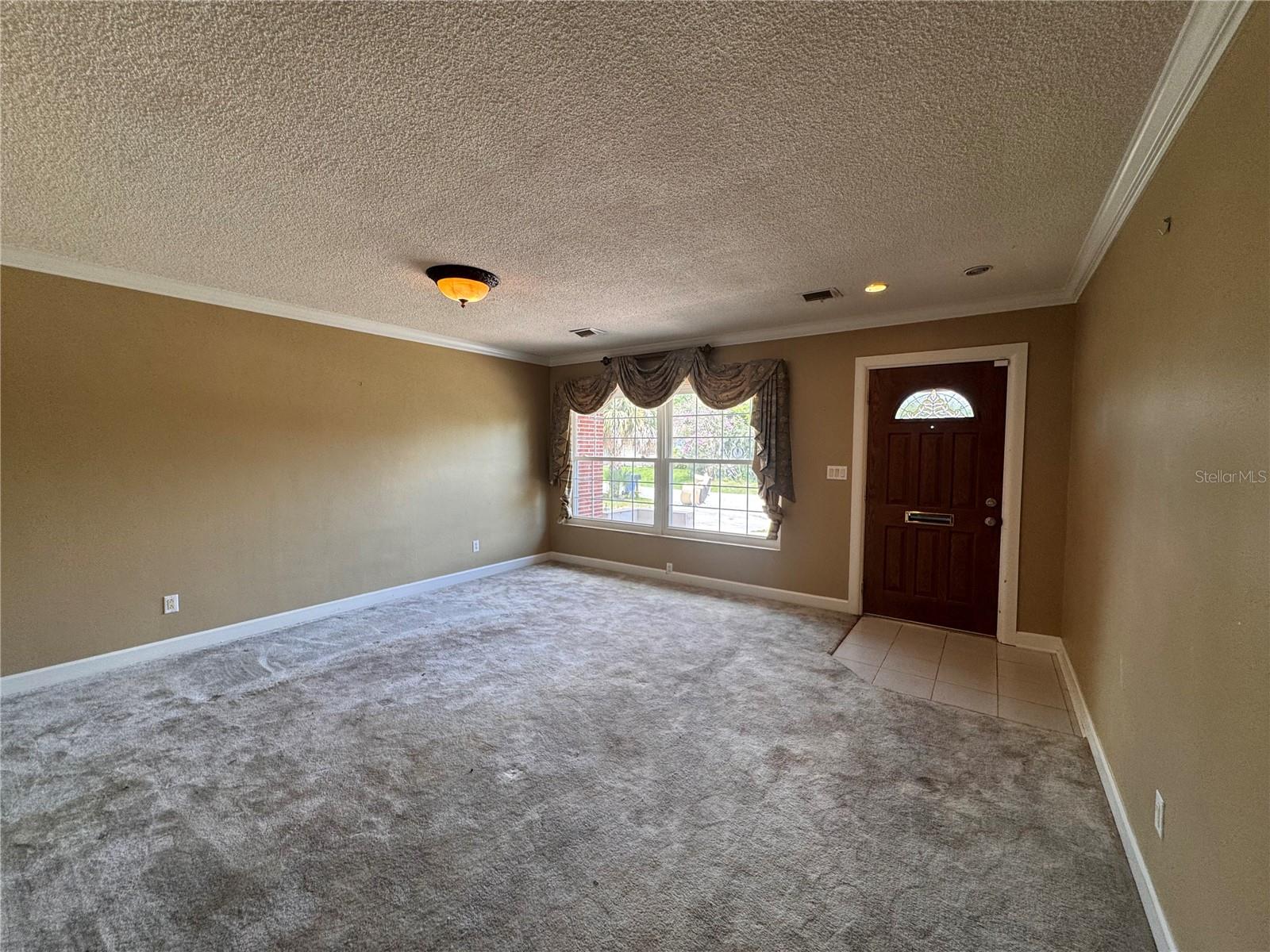 Image 14 of 70 For 5627 Oakland Drive