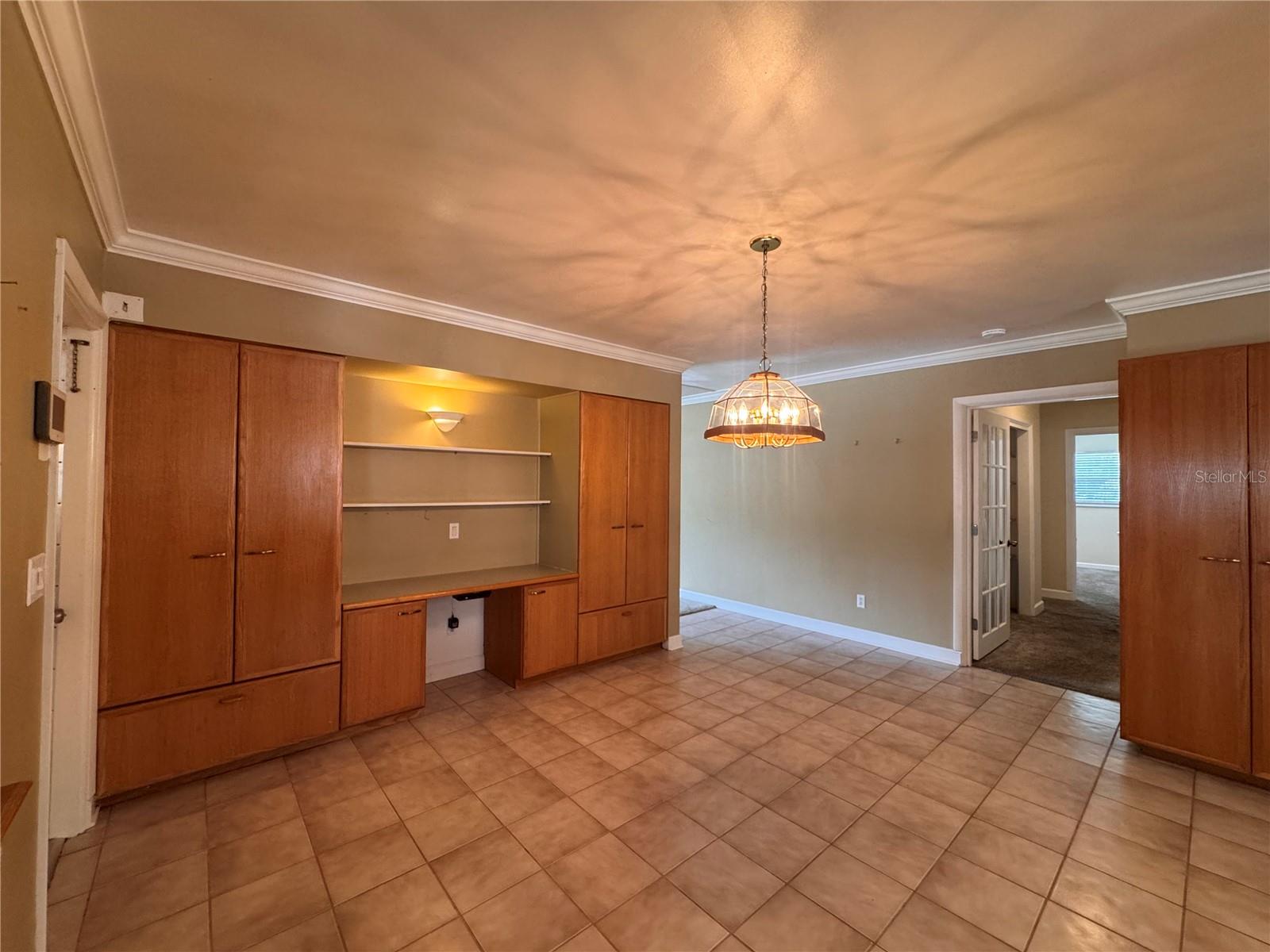Image 17 of 70 For 5627 Oakland Drive