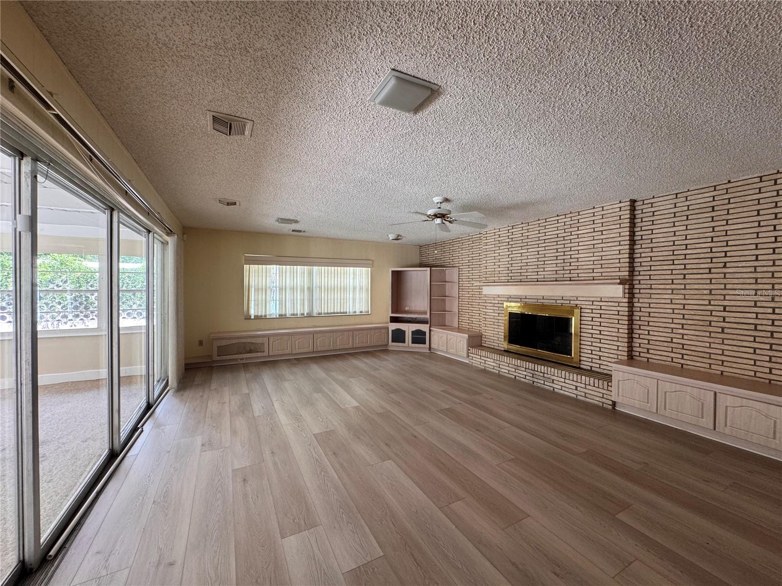 Image 27 of 70 For 5627 Oakland Drive