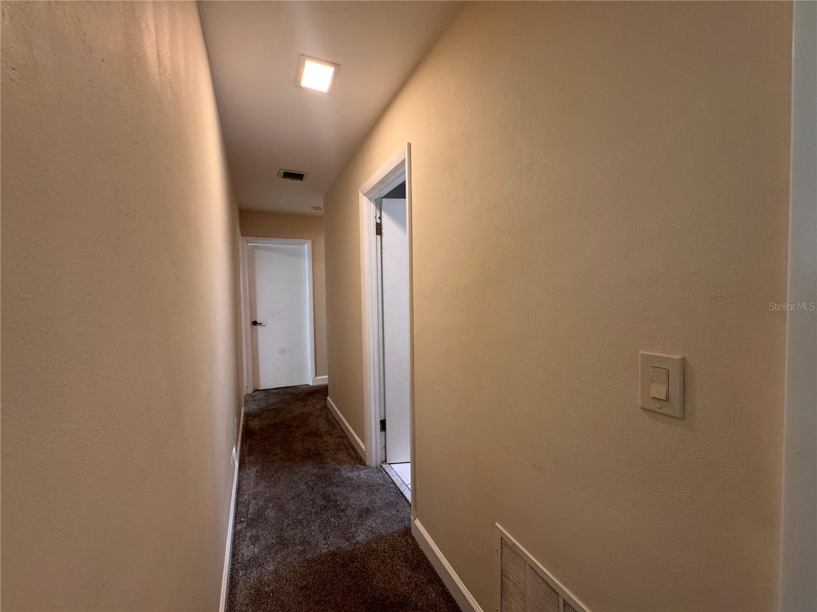 Image 31 of 70 For 5627 Oakland Drive