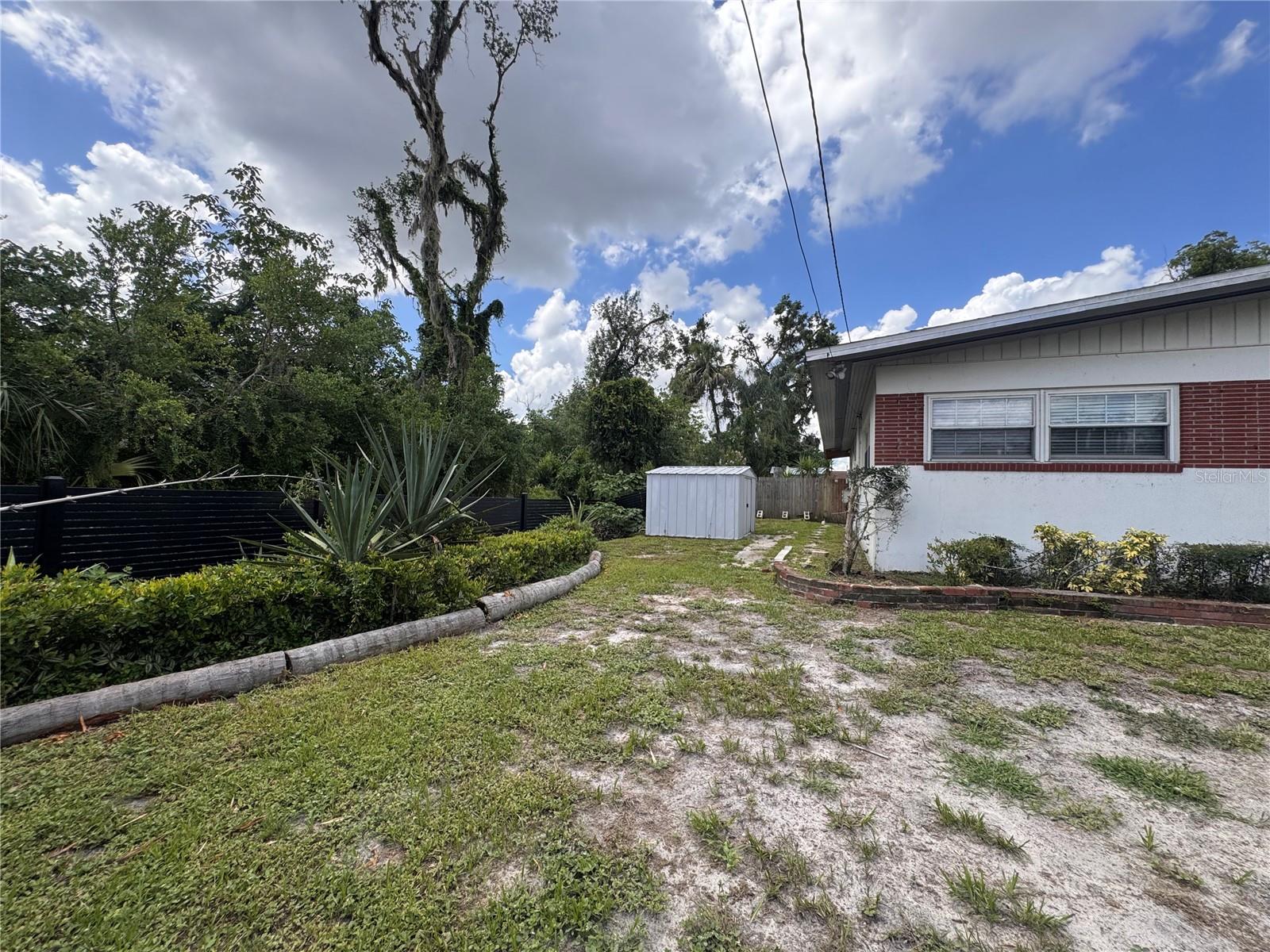 Image 5 of 70 For 5627 Oakland Drive