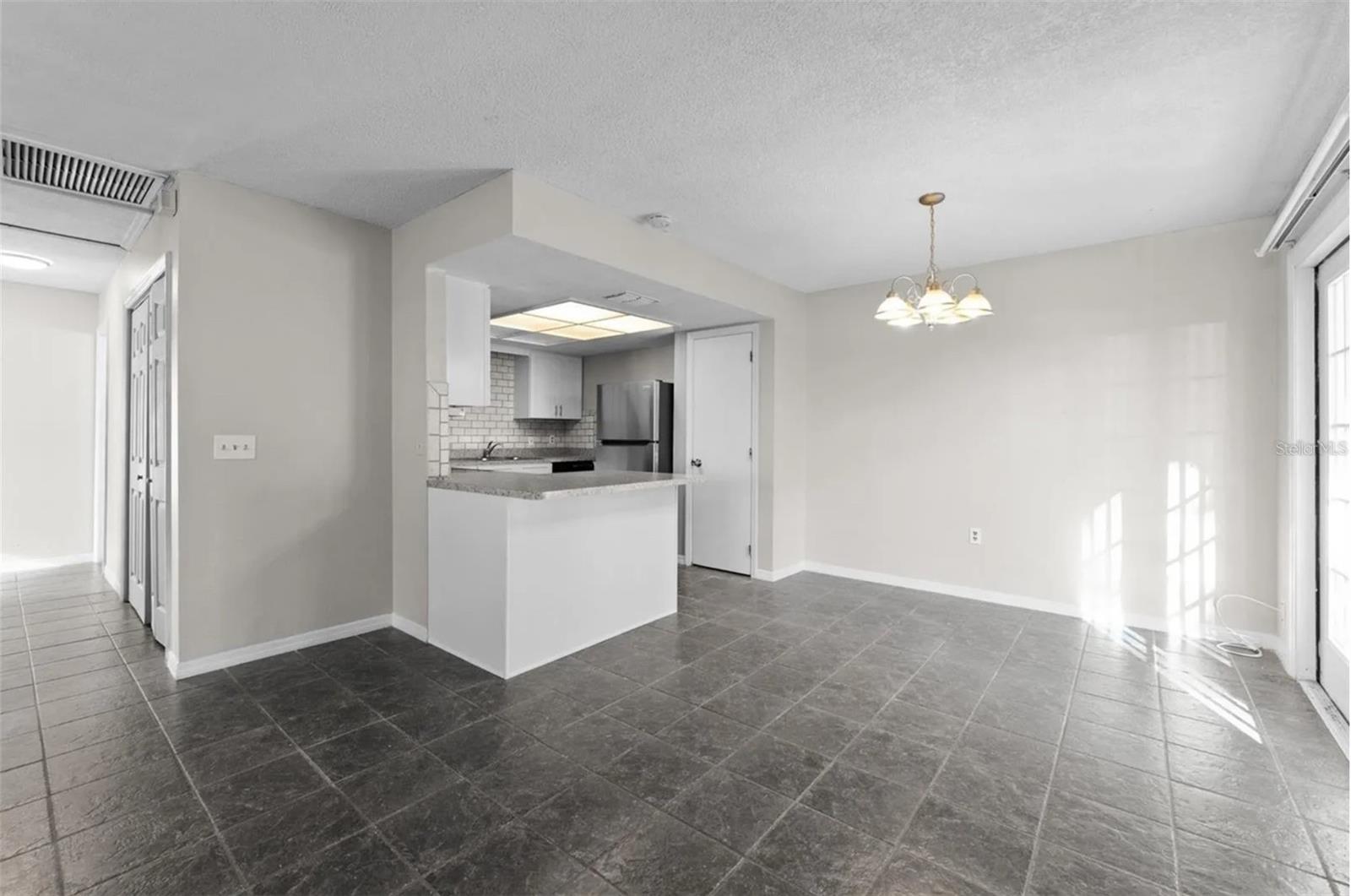 Image 3 of 13 For 4416 Highland Lane