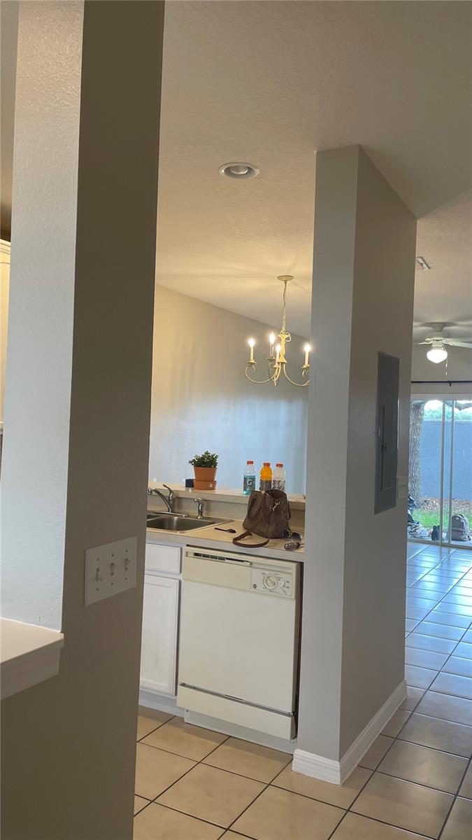 Image 2 of 16 For 10604 Savannah Wood Drive 84