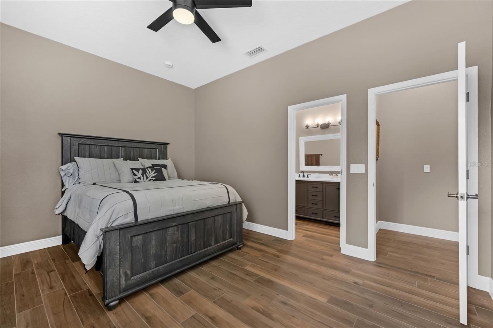 Image 29 of 59 For 1462 Palm Bay Court