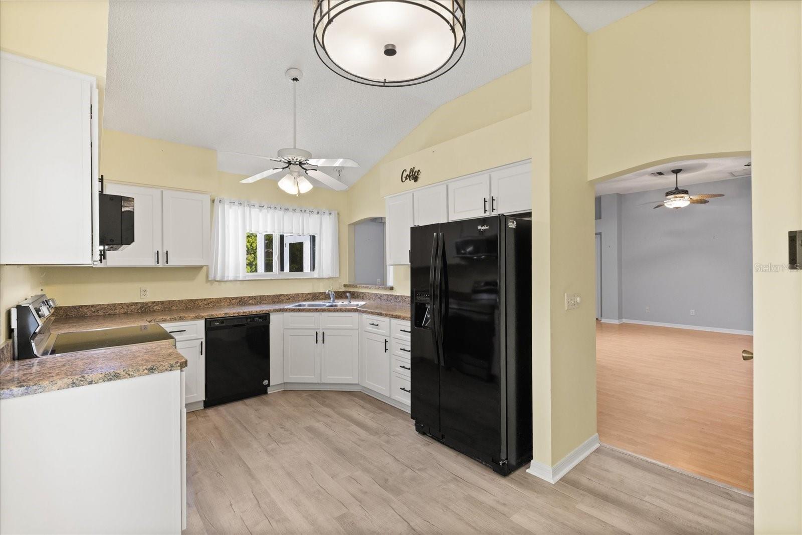 Image 5 of 17 For 956 Chula Court